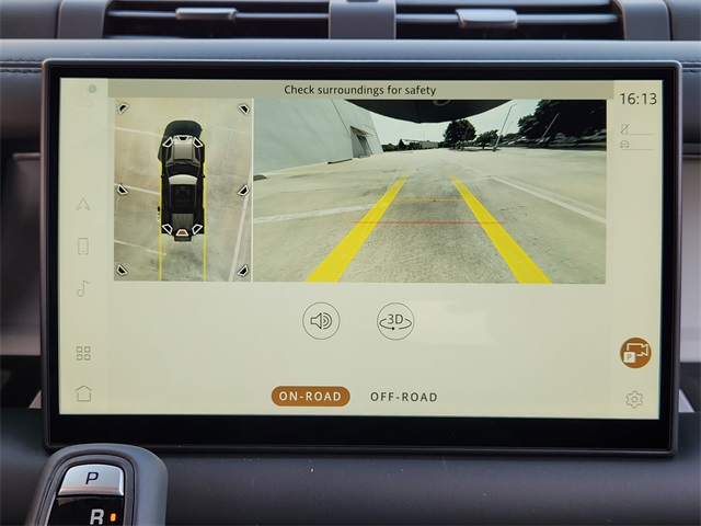2025 Land Rover Defender 110 X-Dynamic SE photo 11