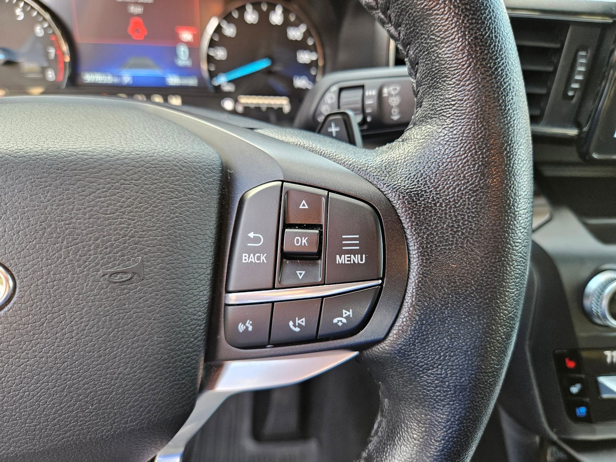 2020 Ford Explorer Limited photo 16