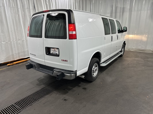 2023 Gmc Savana Cargo 2500 photo 3