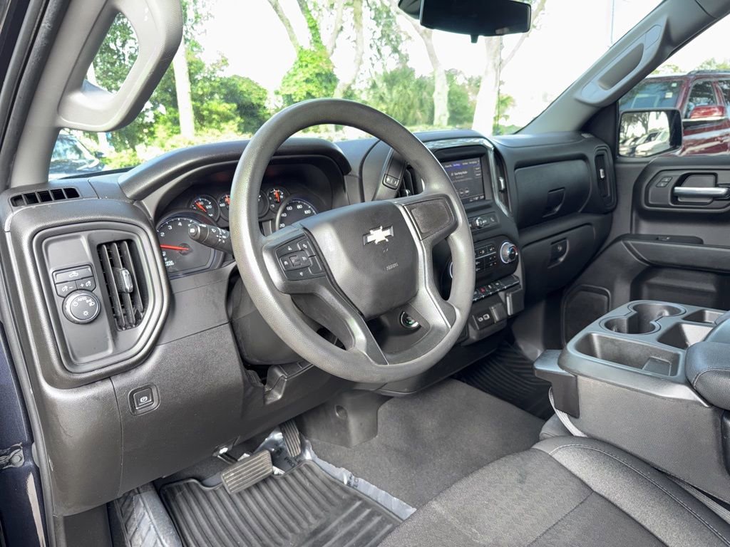 2023 Chevrolet Silverado 1500 Custom photo 11