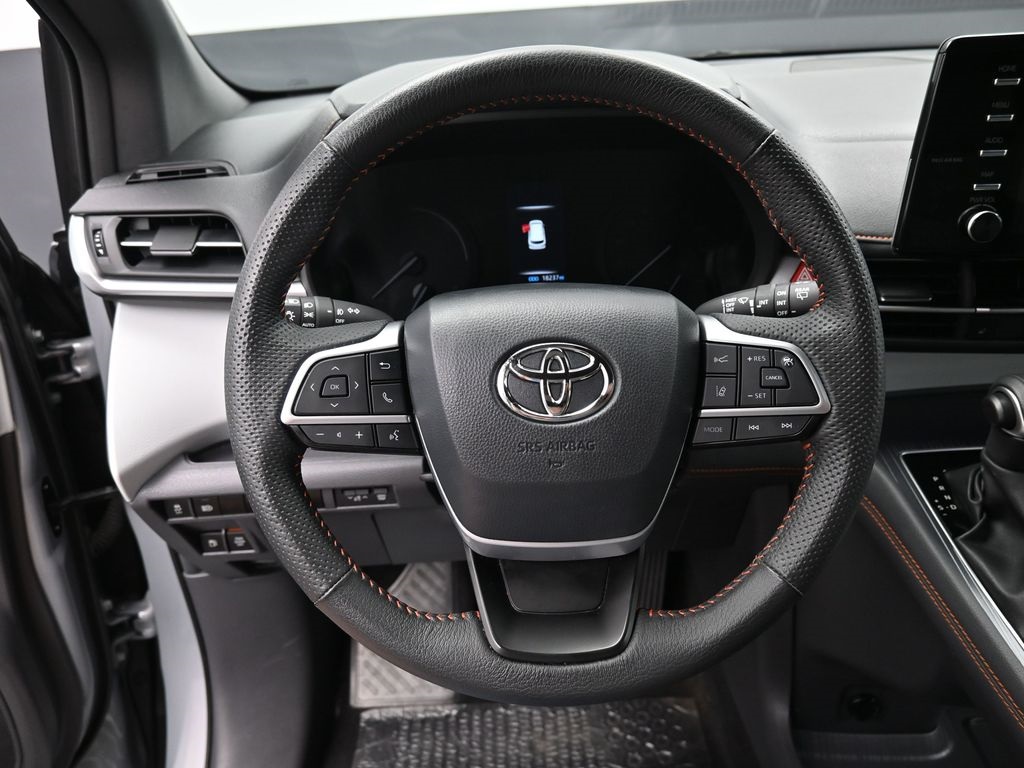 2024 Toyota Sienna XSE photo 14