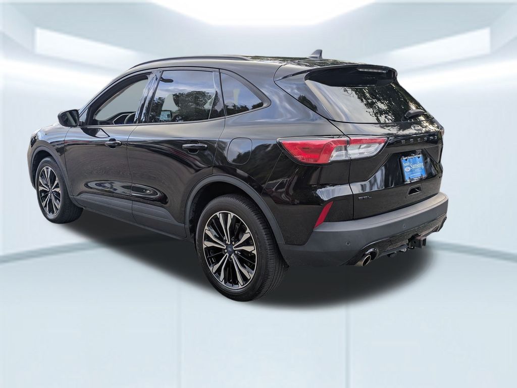 2022 Ford Escape SEL photo 2