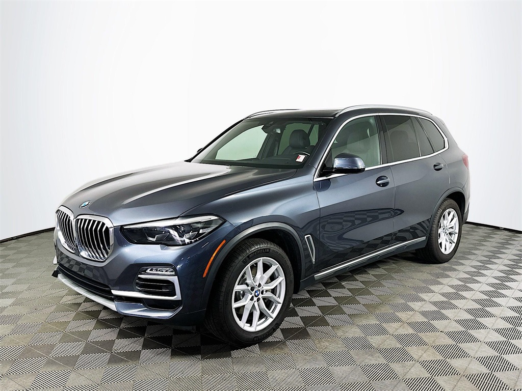 Used 2021 Gray Metallic BMW xDrive40i image 1