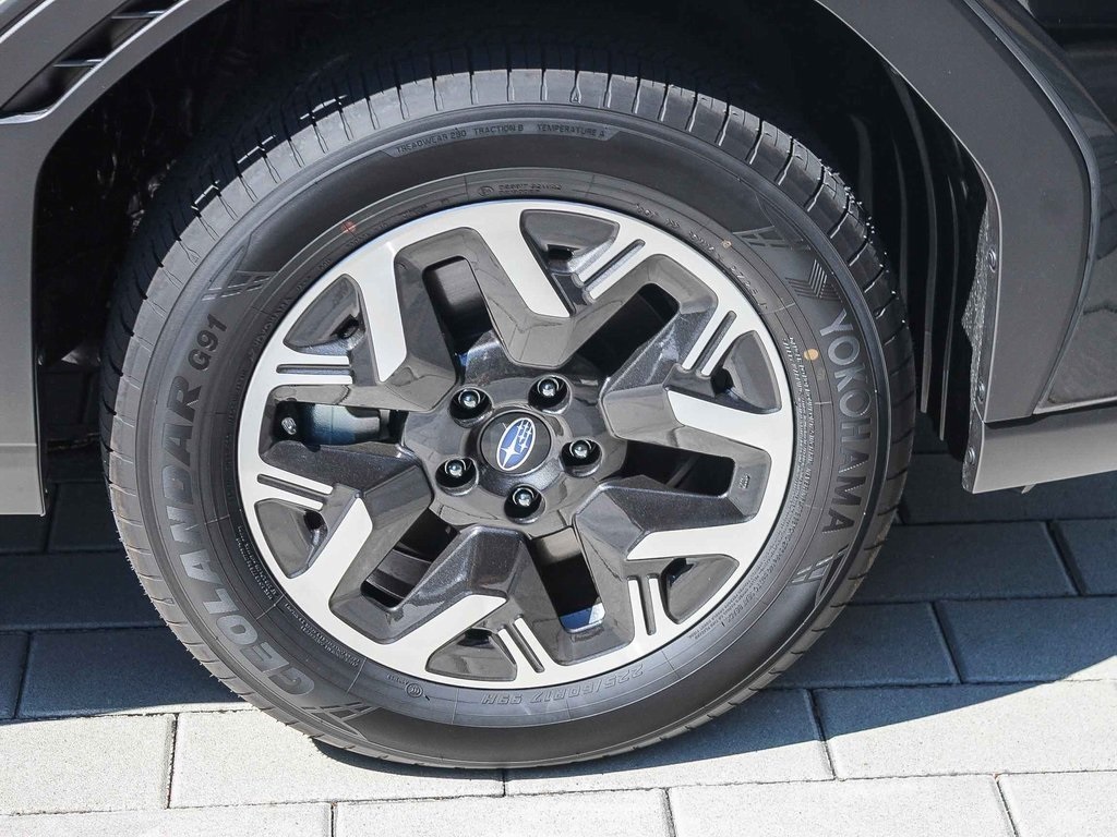 2025 Subaru Forester Premium photo 7