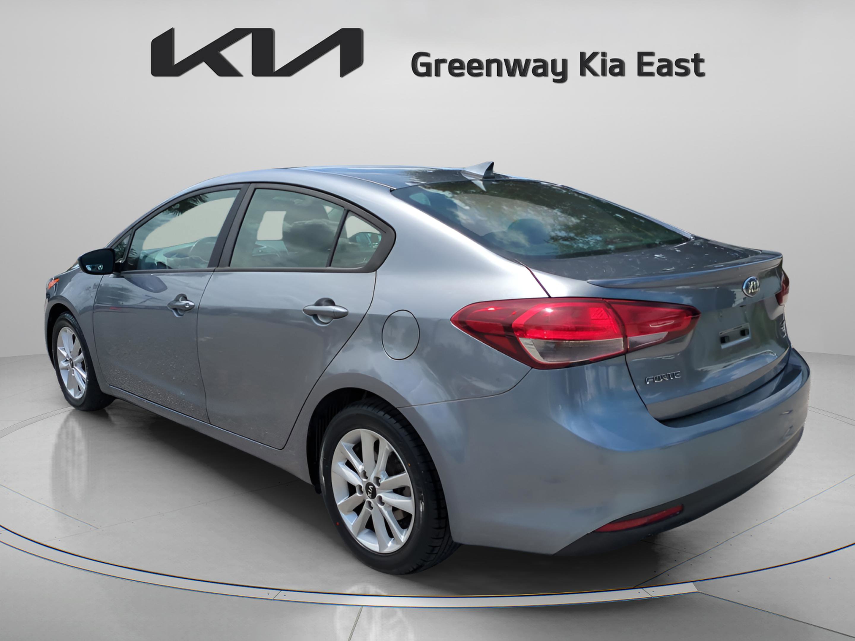 2017 Kia Forte S photo 7