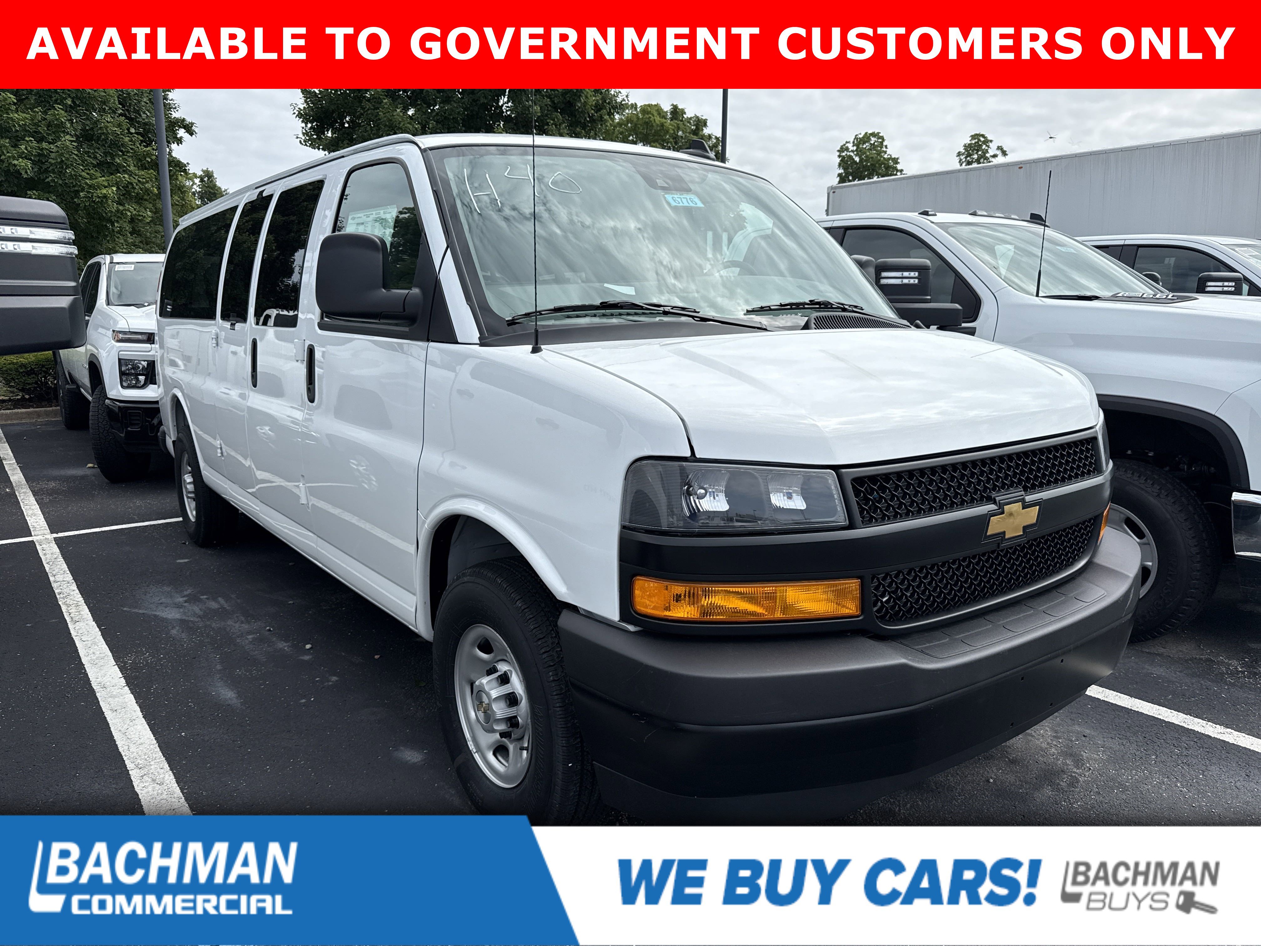2025 Chevrolet Express Passenger LS's photo