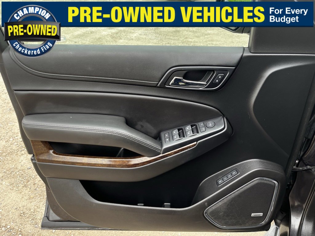 2018 Chevrolet Suburban LT photo 11