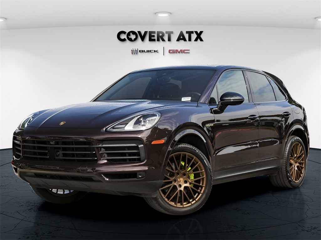 2022 Porsche Cayenne Platinum Edition's photo