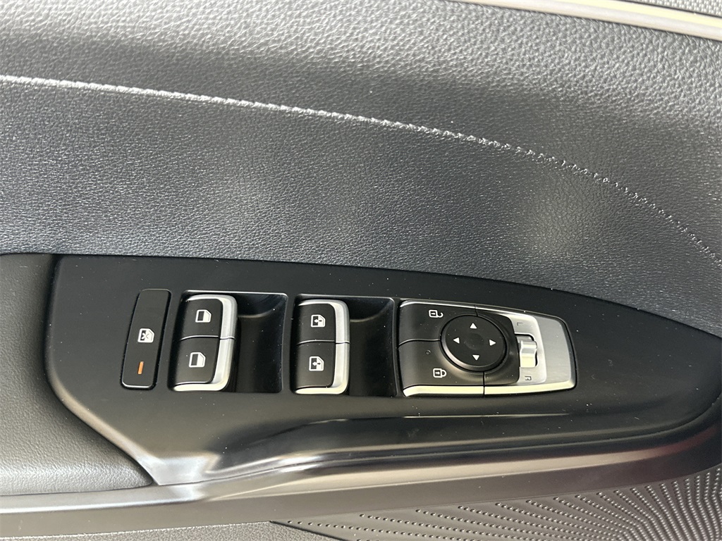 2021 Kia K5 GT-Line photo 11