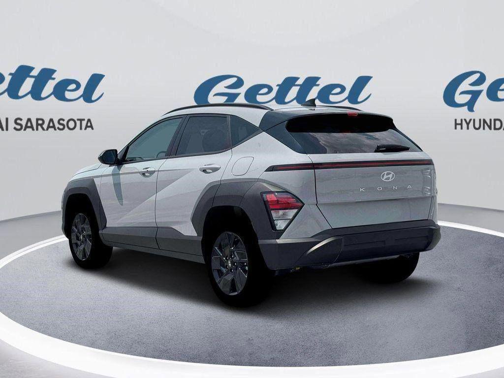 2026 Hyundai Kona SEL photo 4