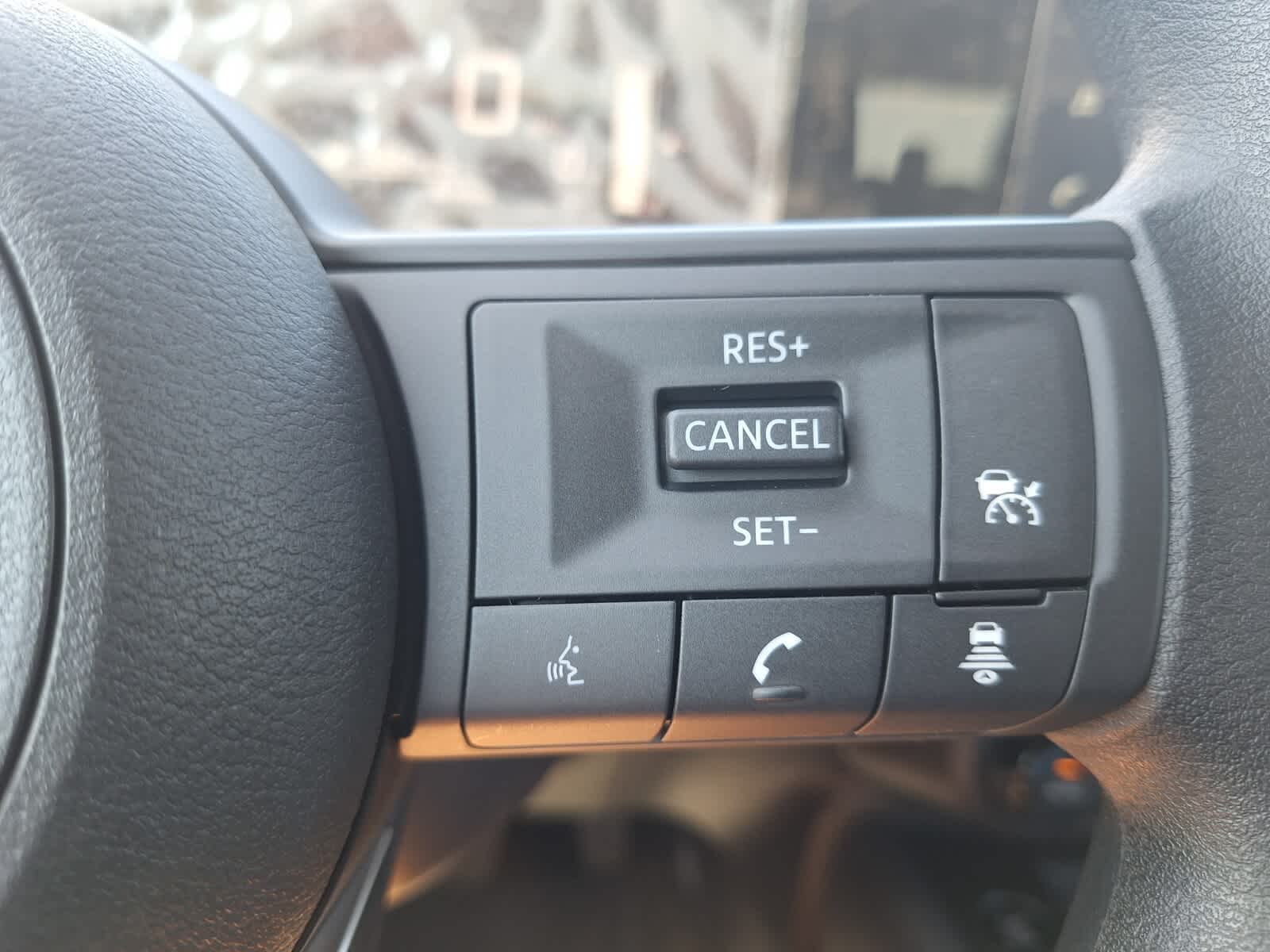2026 Nissan Kicks SV photo 14