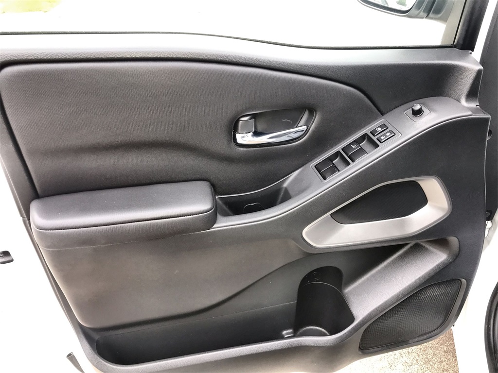 2023 Nissan Frontier SV photo 13
