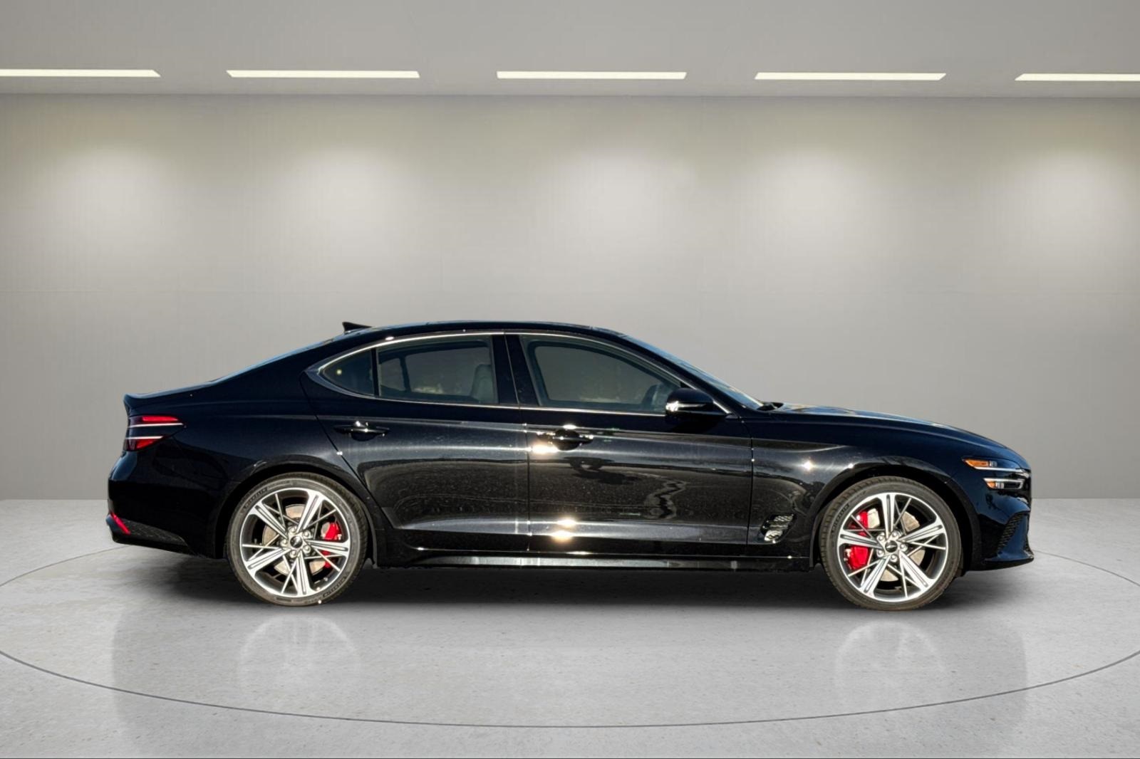 2025 Genesis G70 3.3T Sport Advanced photo 2