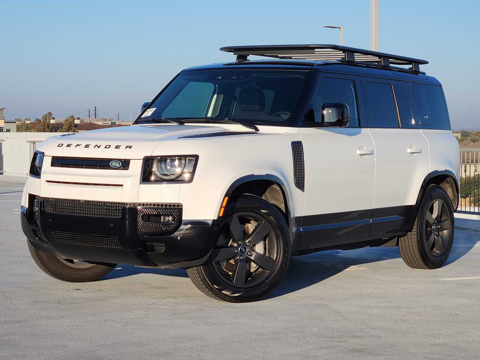 2022 Land Rover Defender X-Dynamic SE's photo