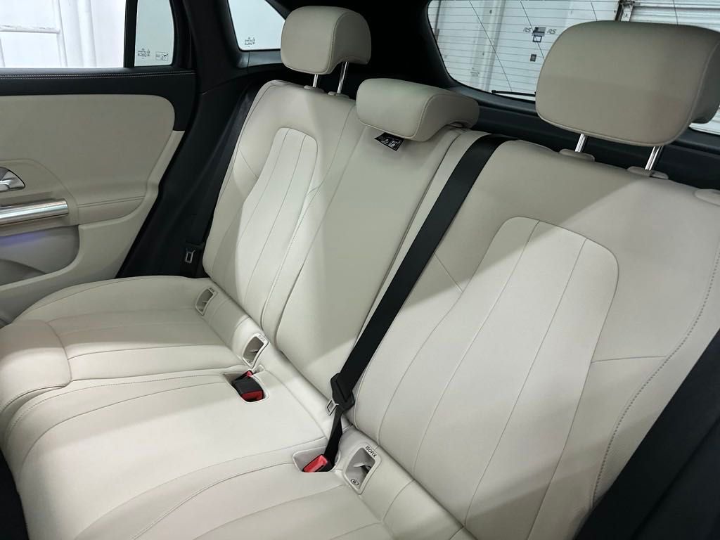 2025 Mercedes Benz GLA 250 photo 15