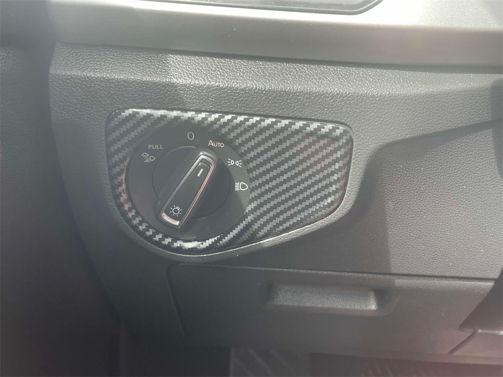 2021 Volkswagen Atlas Cross Sport SE Technology photo 15
