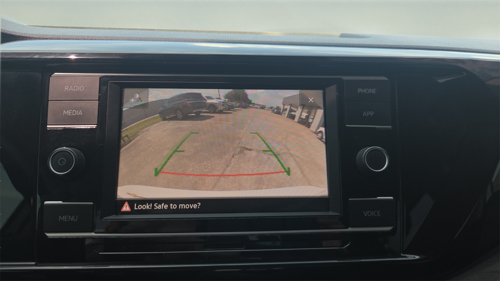 2022 Volkswagen Taos S photo 21