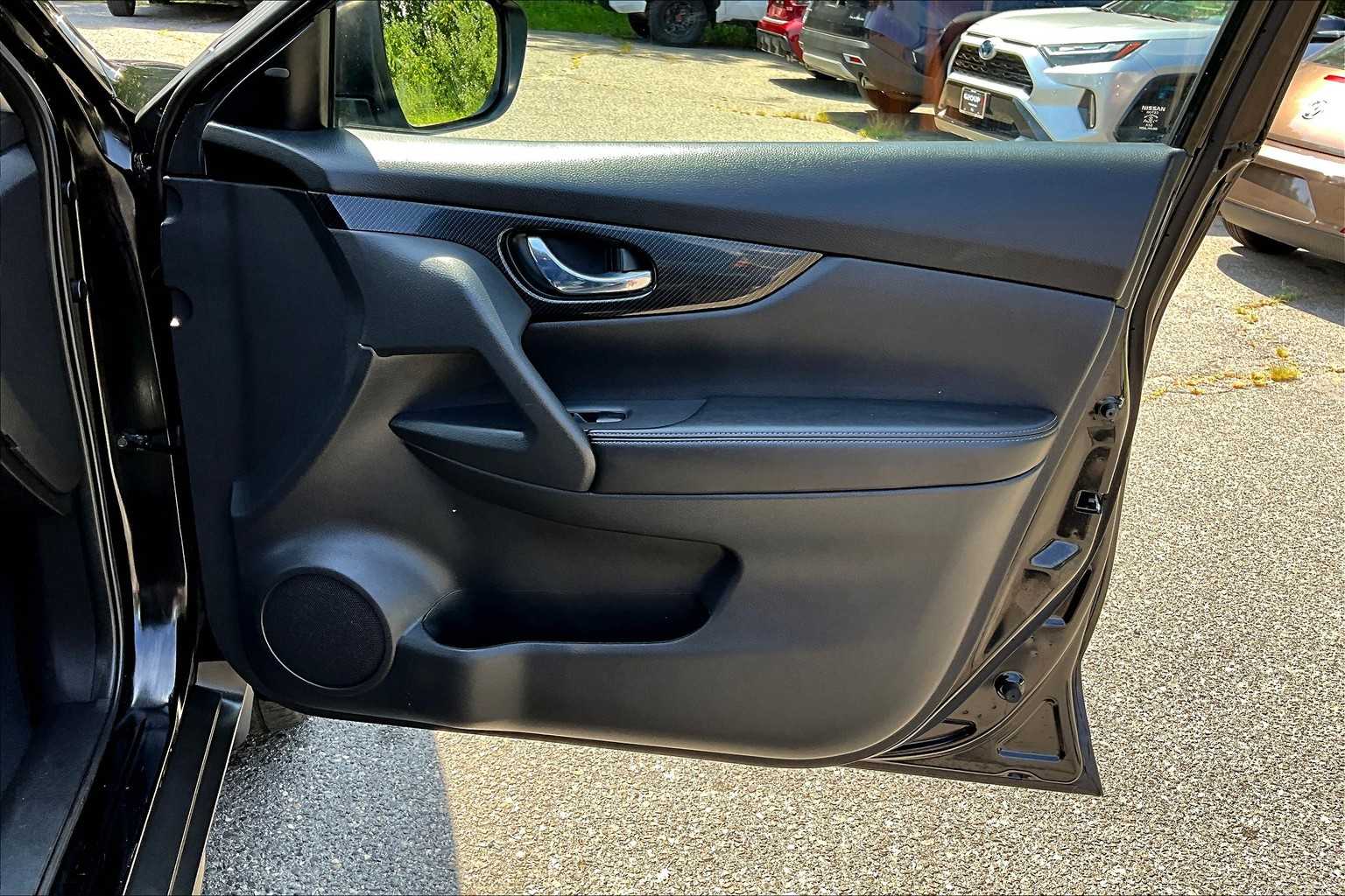 2017 Nissan Rogue SL photo 20