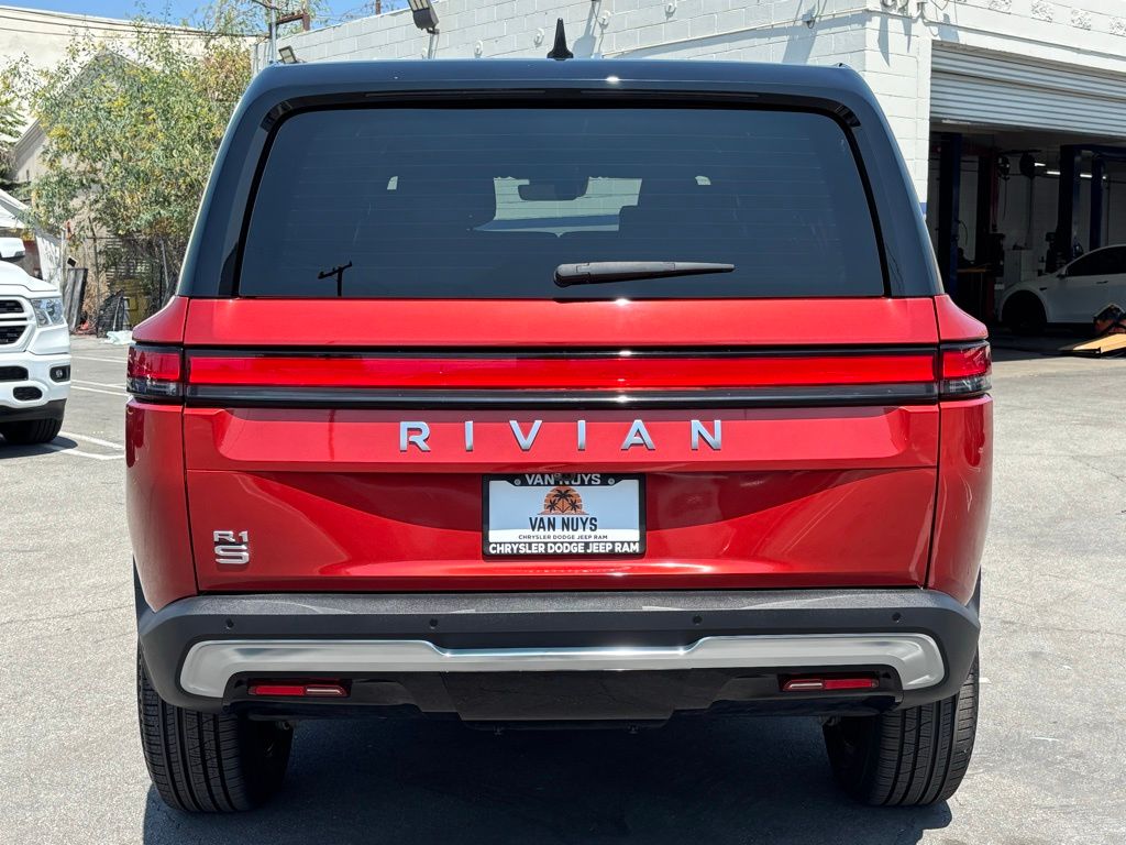 2024 Rivian R1S Adventure photo 4