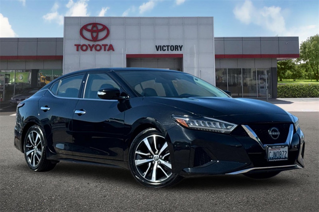 2023 Nissan Maxima SV photo 2