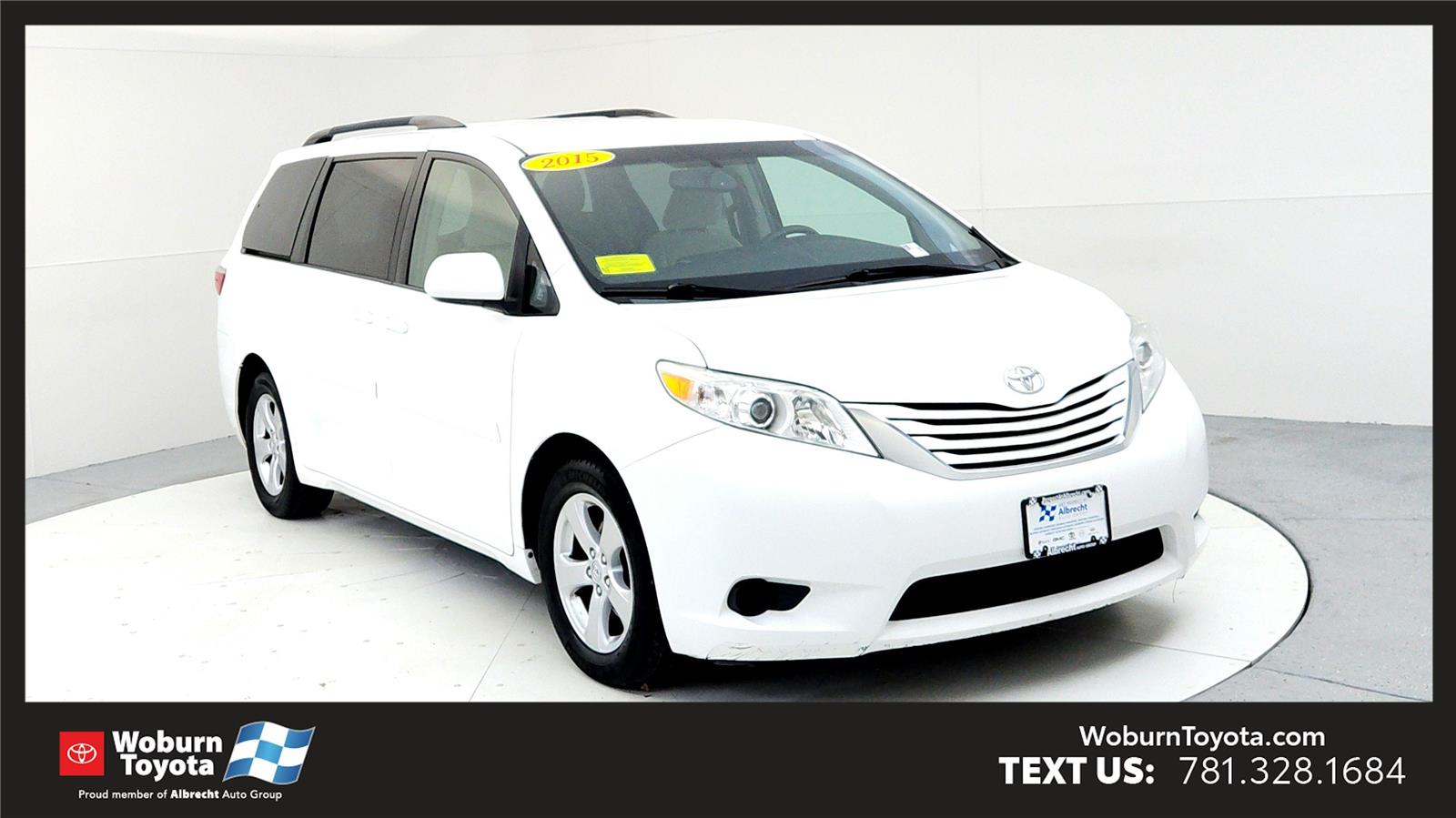 2015 Toyota Sienna LE's photo