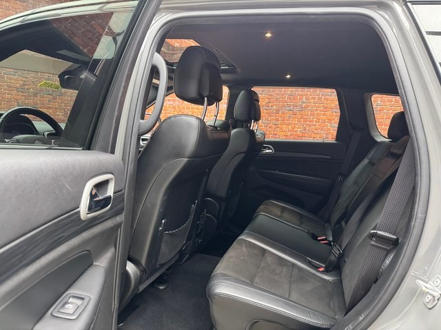 2020 Jeep Grand Cherokee Altitude photo 20