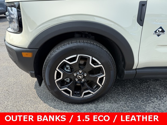 2025 Ford Bronco Sport Outer Banks photo 2