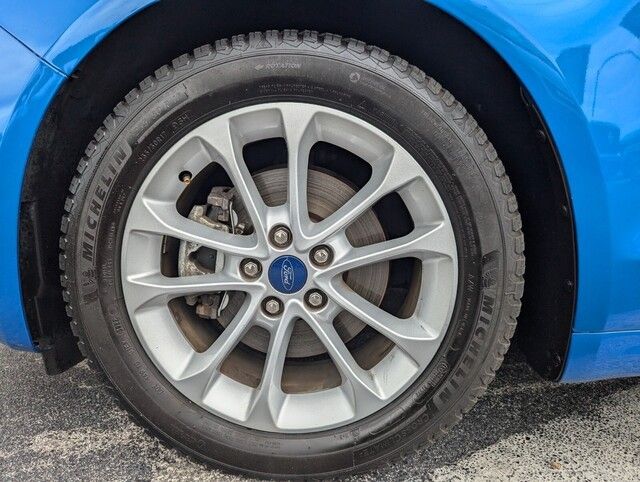2020 Ford Fusion SE photo 24