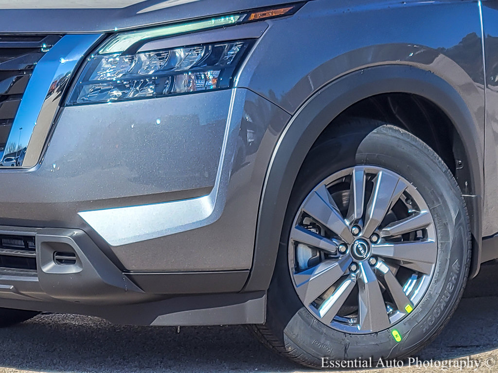 2025 Nissan Pathfinder S photo 3