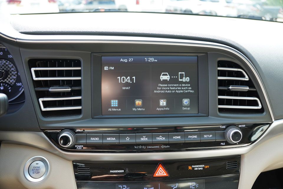 2020 Hyundai Elantra Limited photo 22
