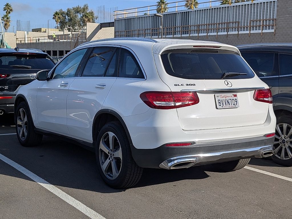 2018 Mercedes Benz GLC 300 photo 3