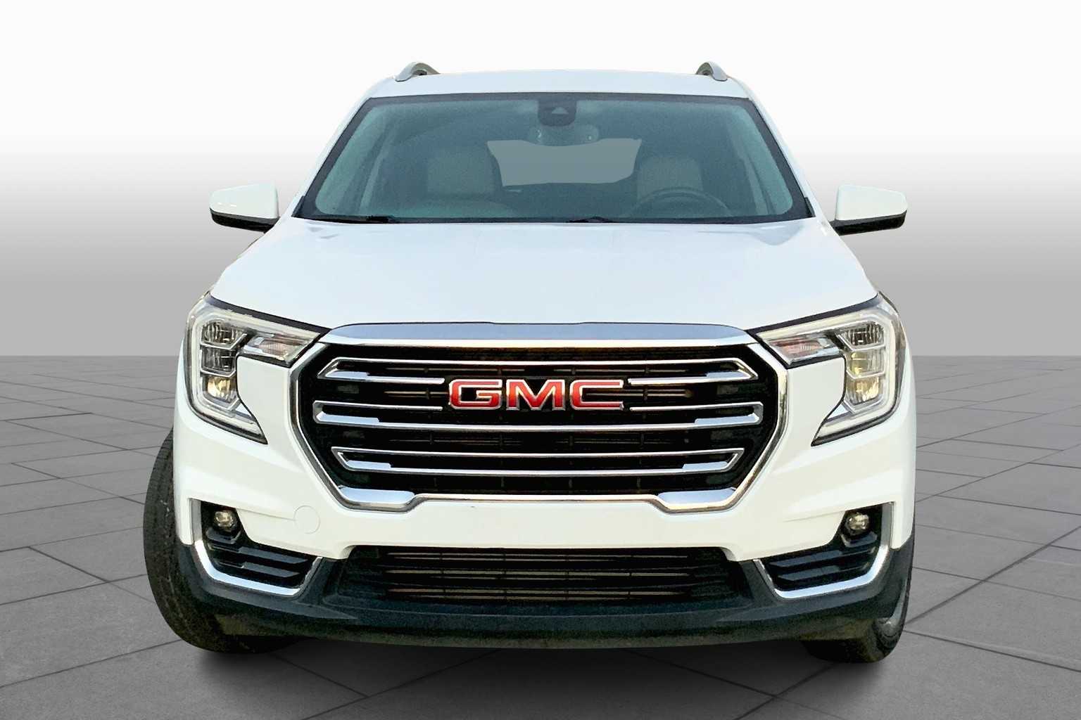 2024 Gmc Terrain SLT photo 2