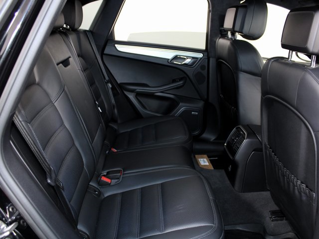 2020 Porsche Macan Turbo photo 25