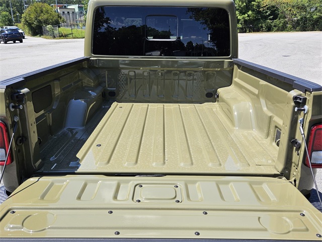 2025 Jeep Gladiator Sport photo 11