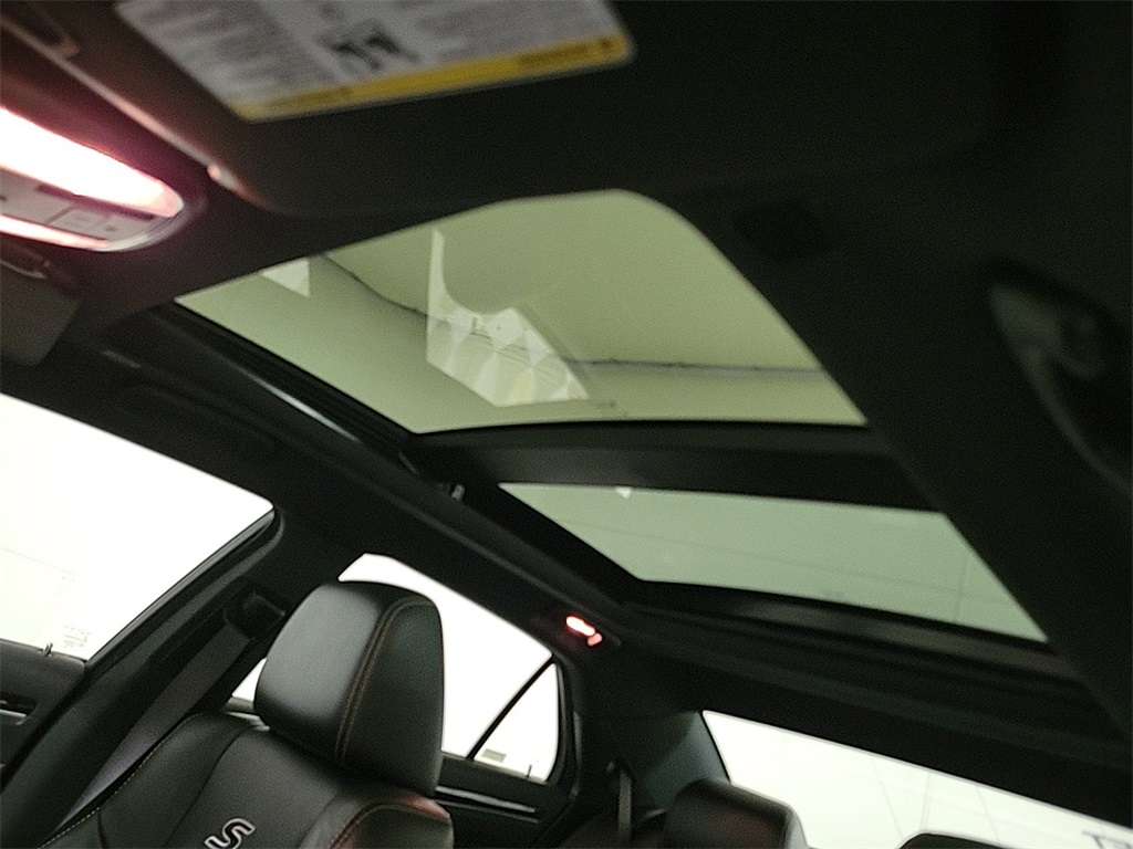 2023 CHRYSLER 300 - Image 12