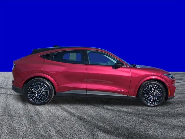 2025 Ford Mustang Mach-E Premium photo 3