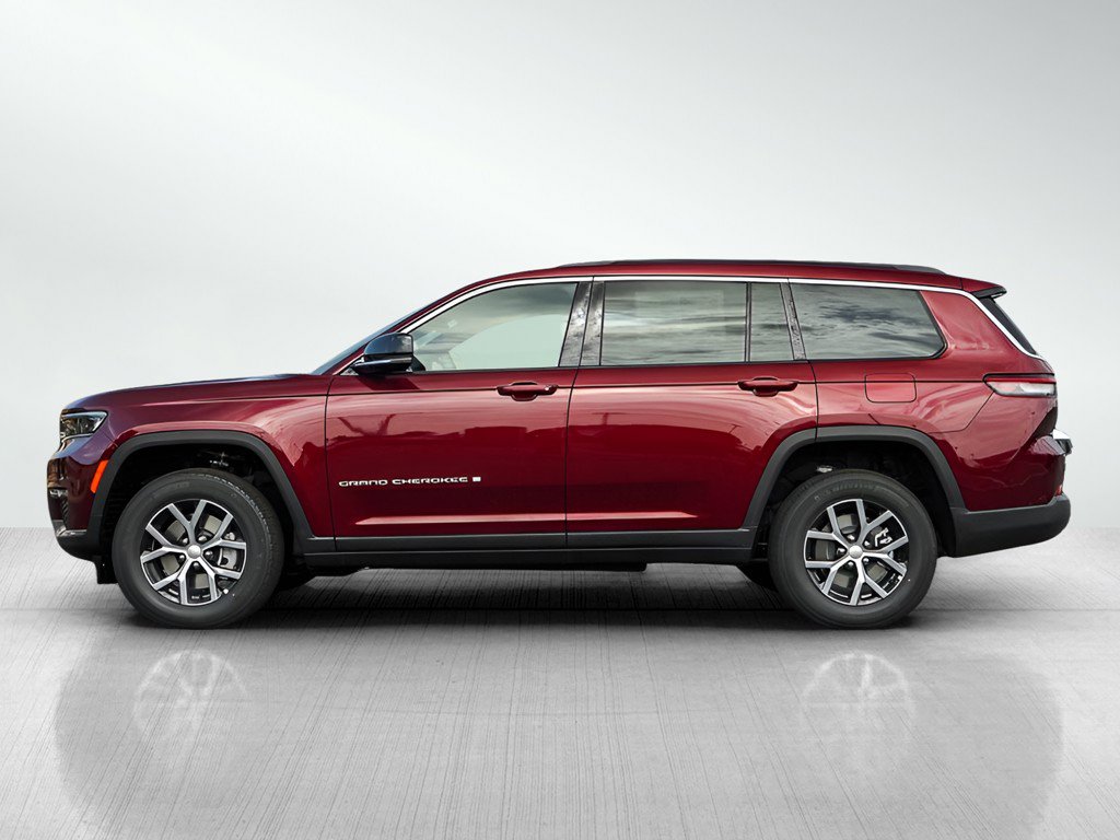 2025 Jeep Grand Cherokee Limited photo 3