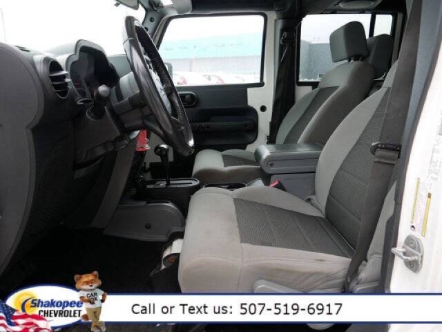 2010 Jeep Wrangler Unlimited Rubicon photo 7