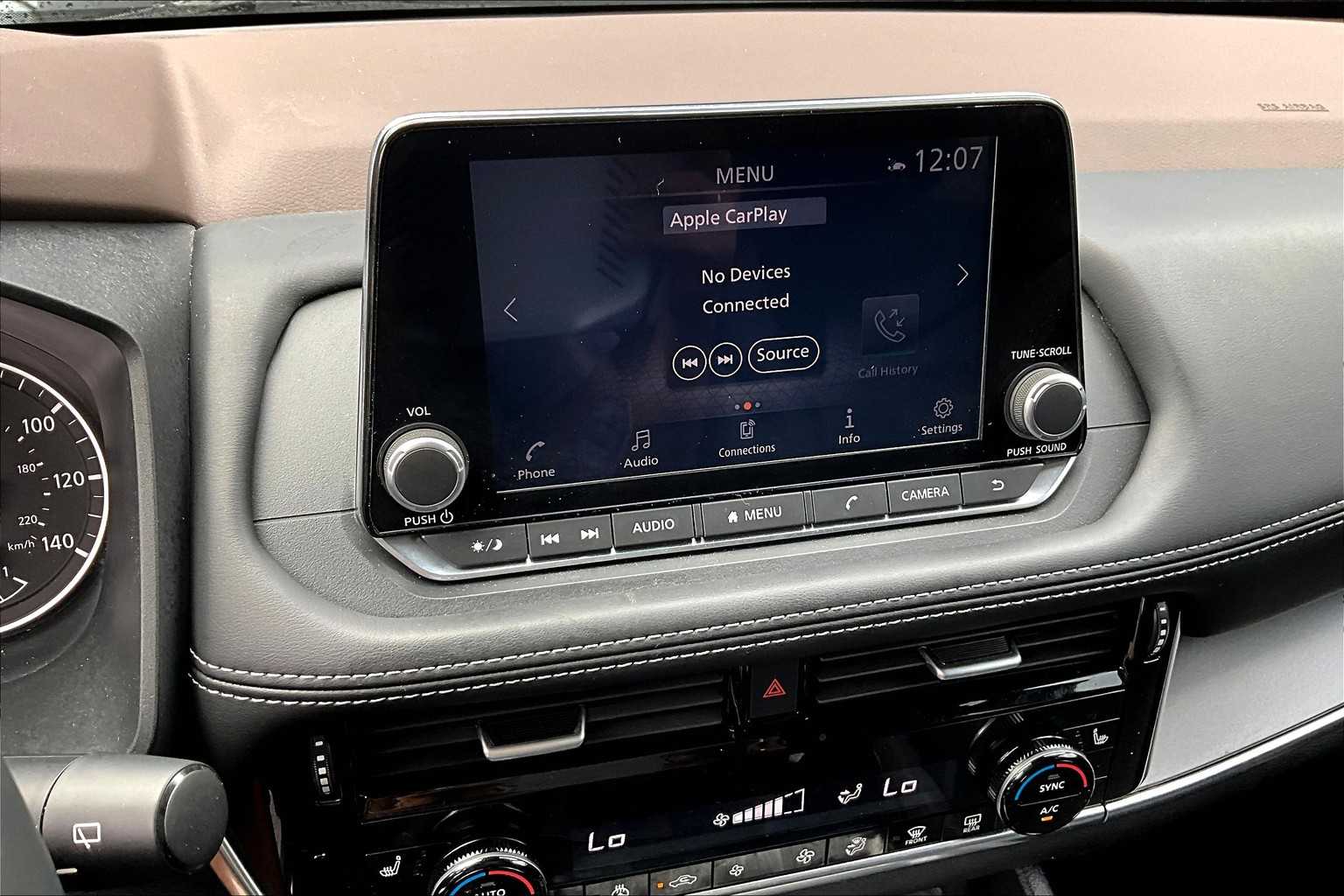 2022 Nissan Rogue SV photo 28