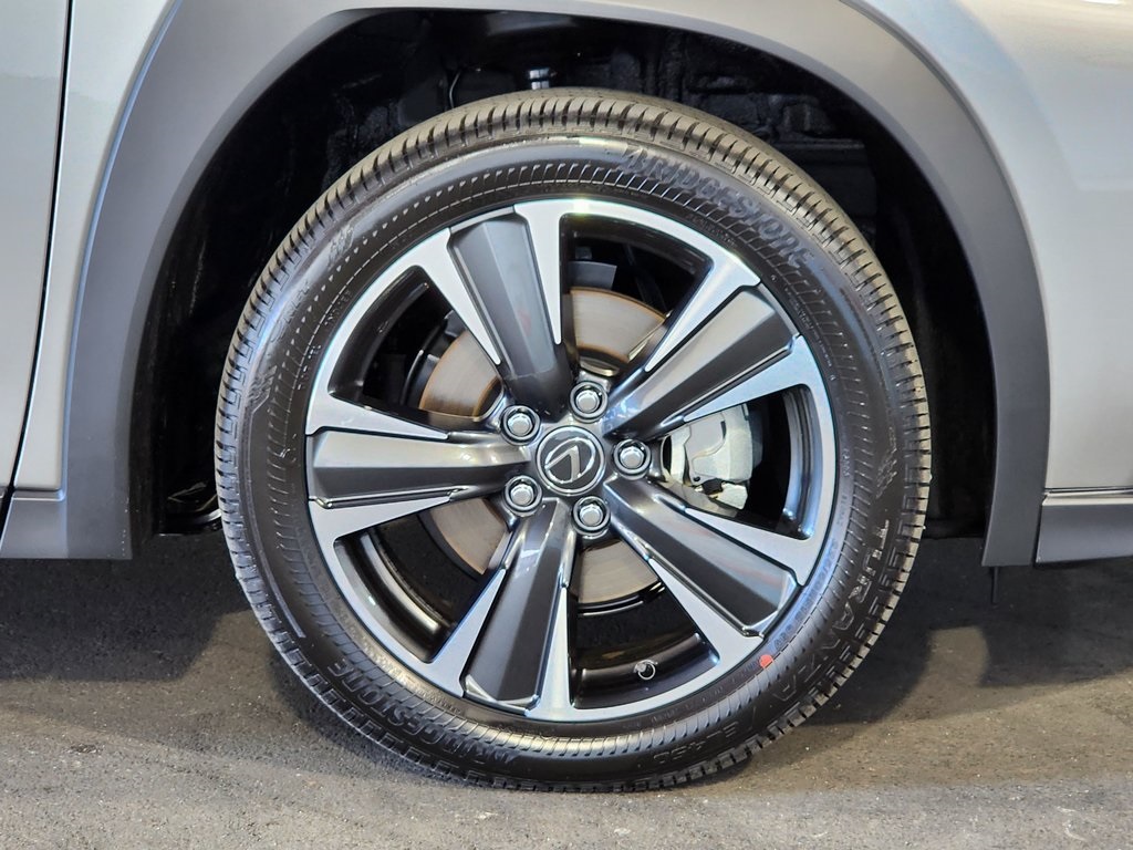 2025 Lexus UX photo 4