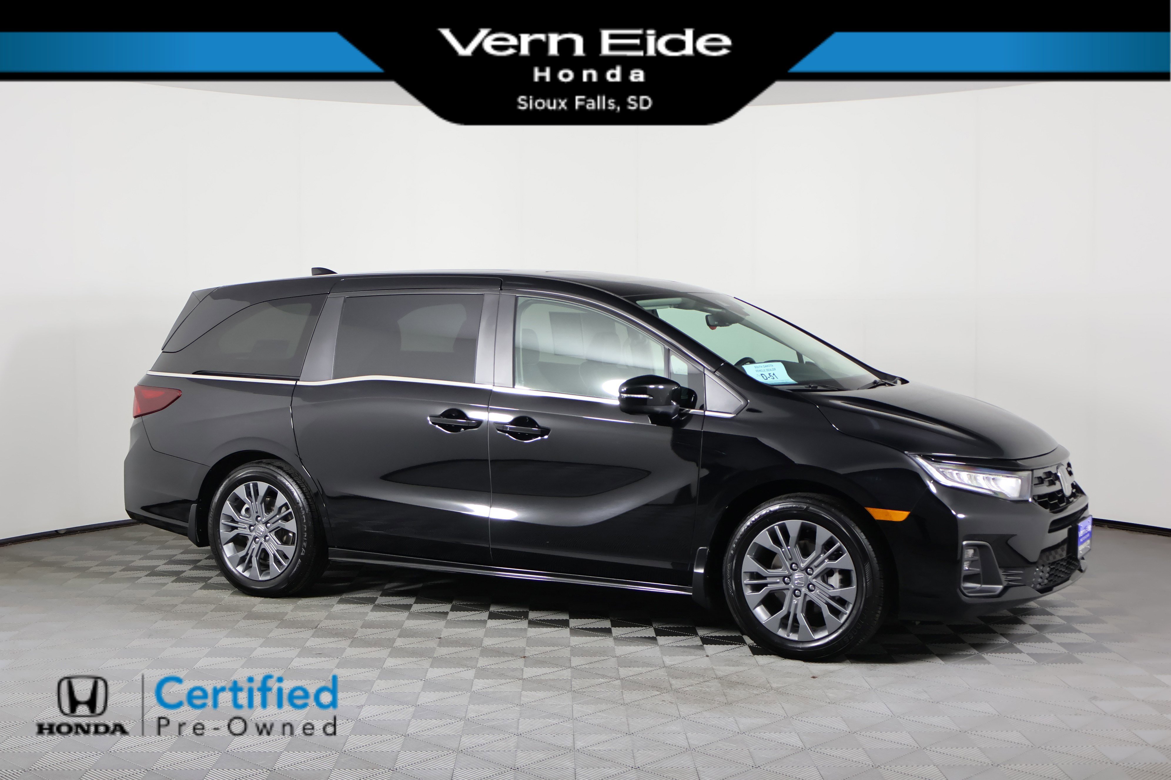 2025 Honda Odyssey Touring's photo