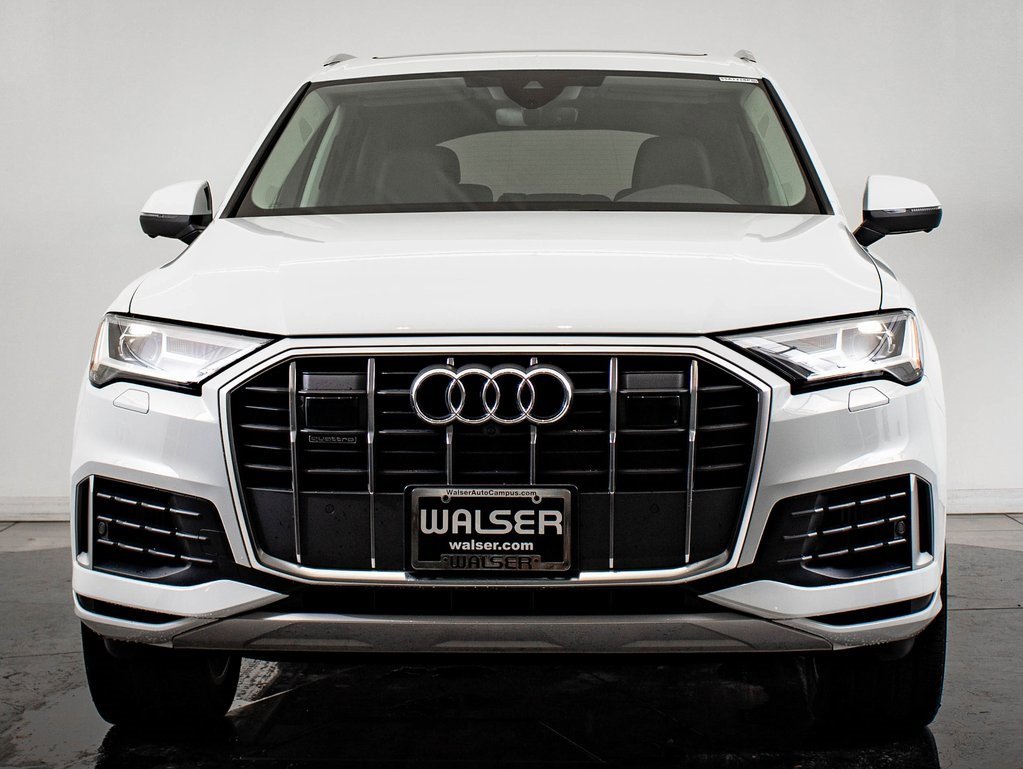 2022 Audi Q7 55 Premium Plus photo 2
