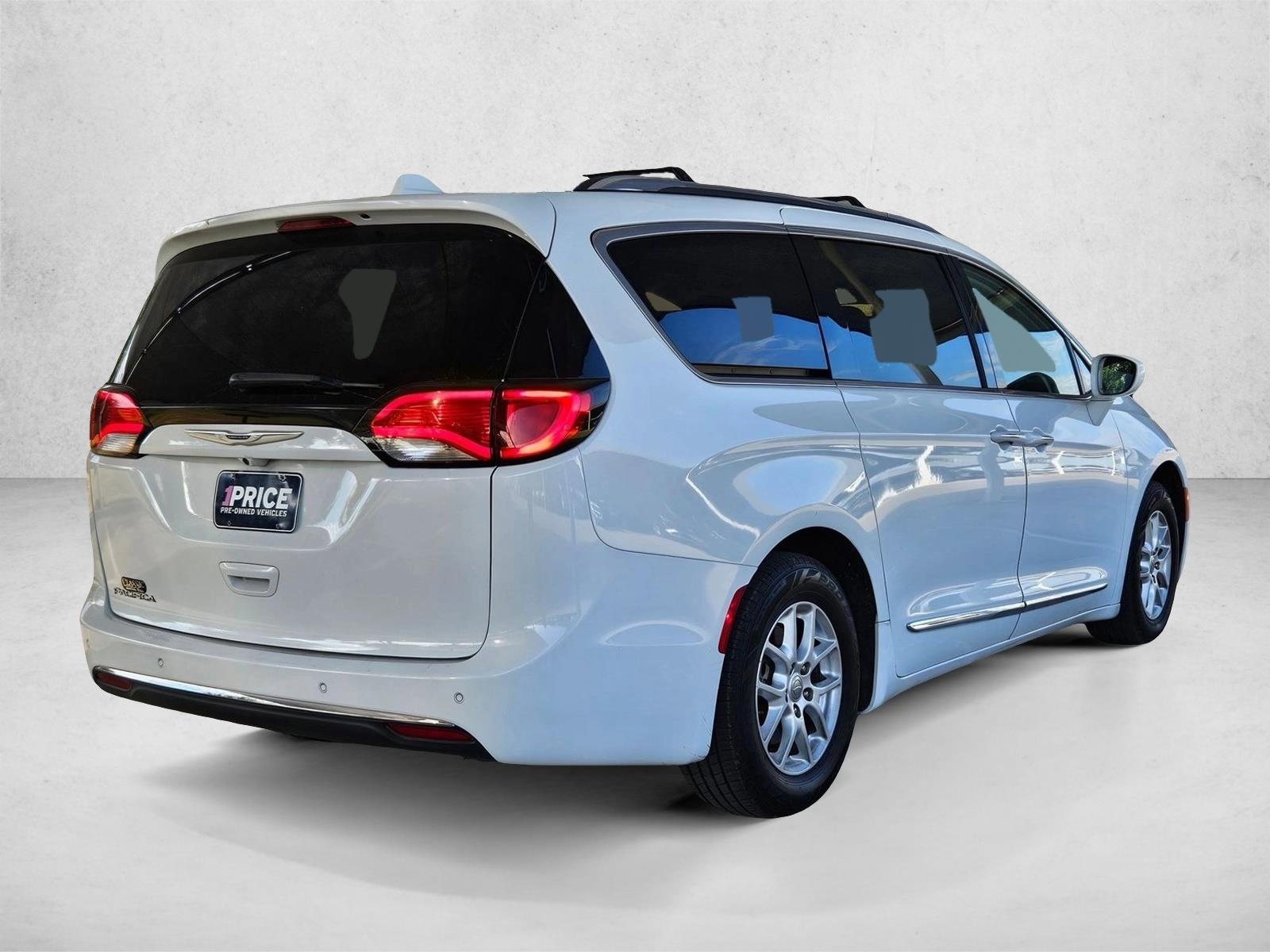 2020 Chrysler Pacifica Touring L photo 4