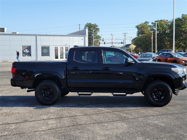 2023 Toyota Tacoma V6 4x4 photo 2