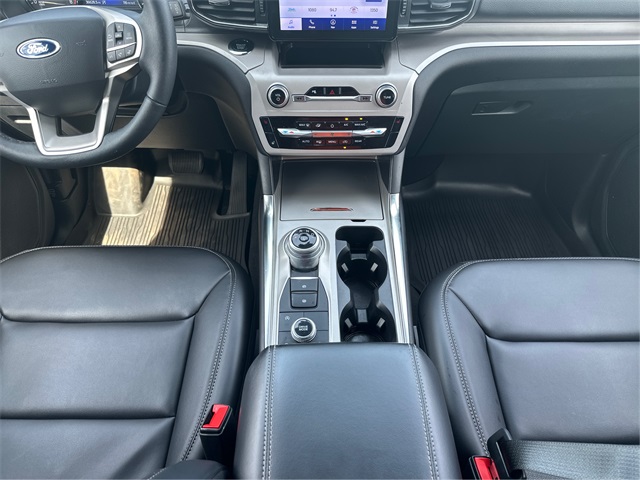 2023 Ford Explorer XLT photo 17