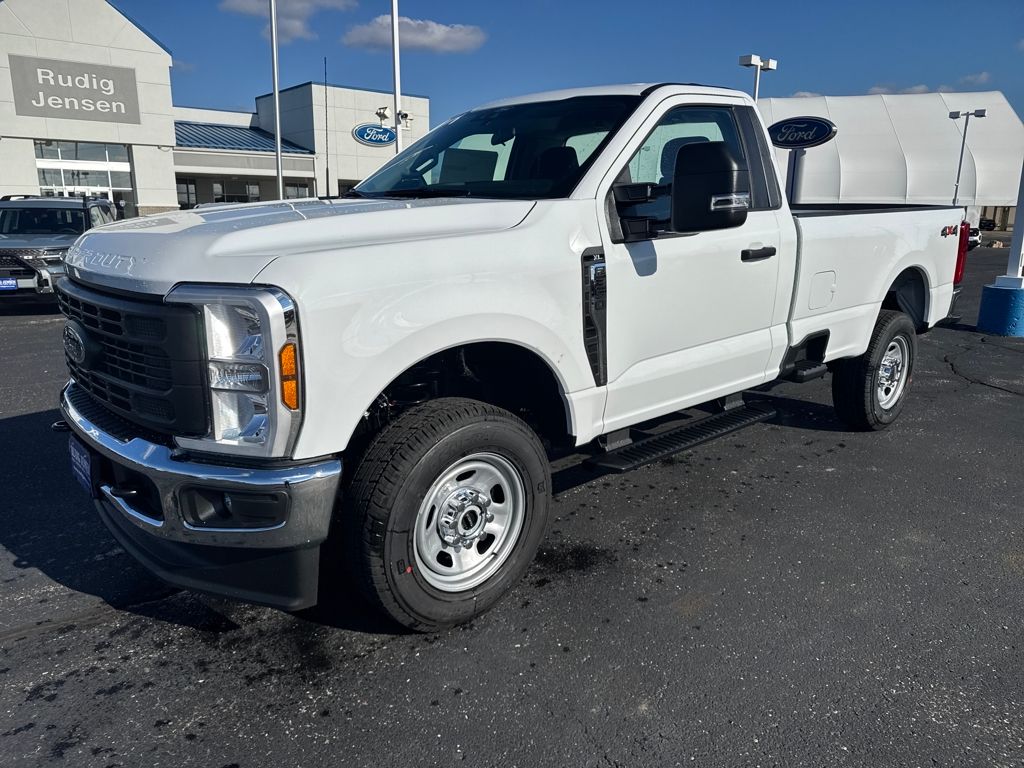 2026 Ford F-350 Super Duty XL's photo