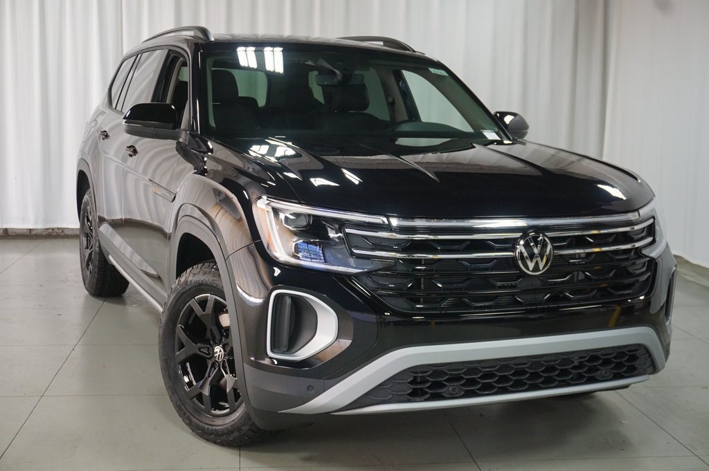2026 Volkswagen Atlas Peak Edition SE photo 4