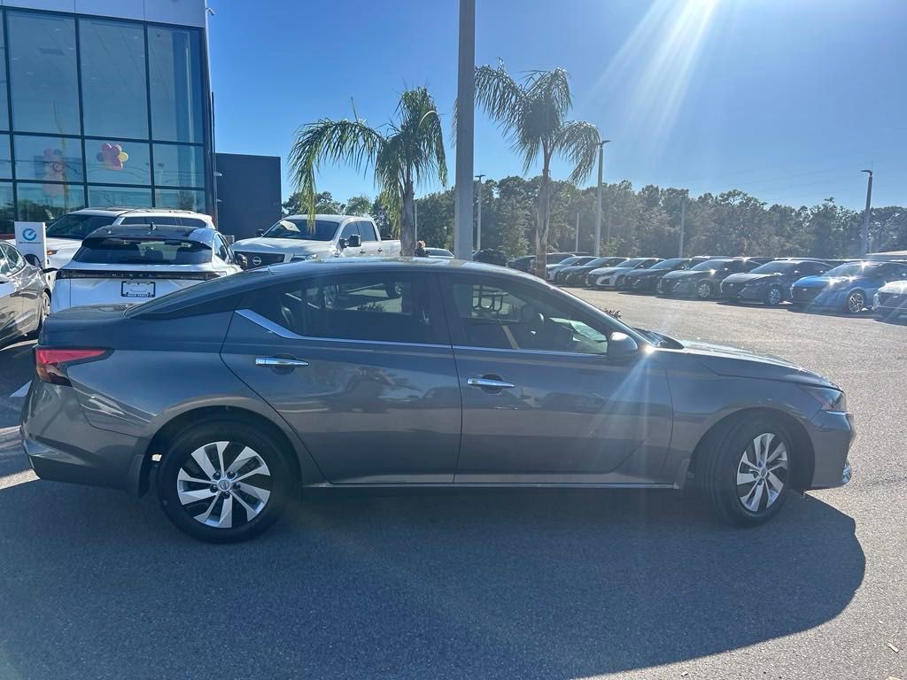 2025 Nissan Altima 2.5 S photo 8