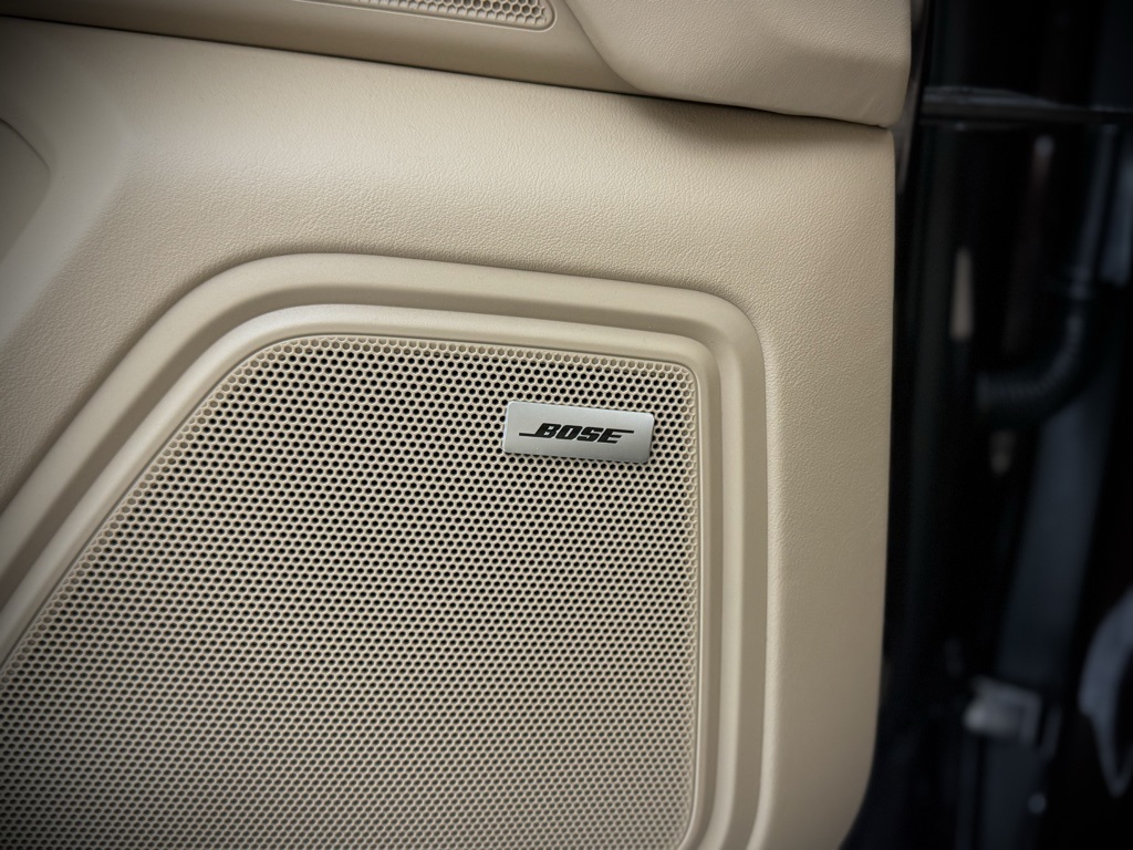 2025 Porsche Macan T photo 22