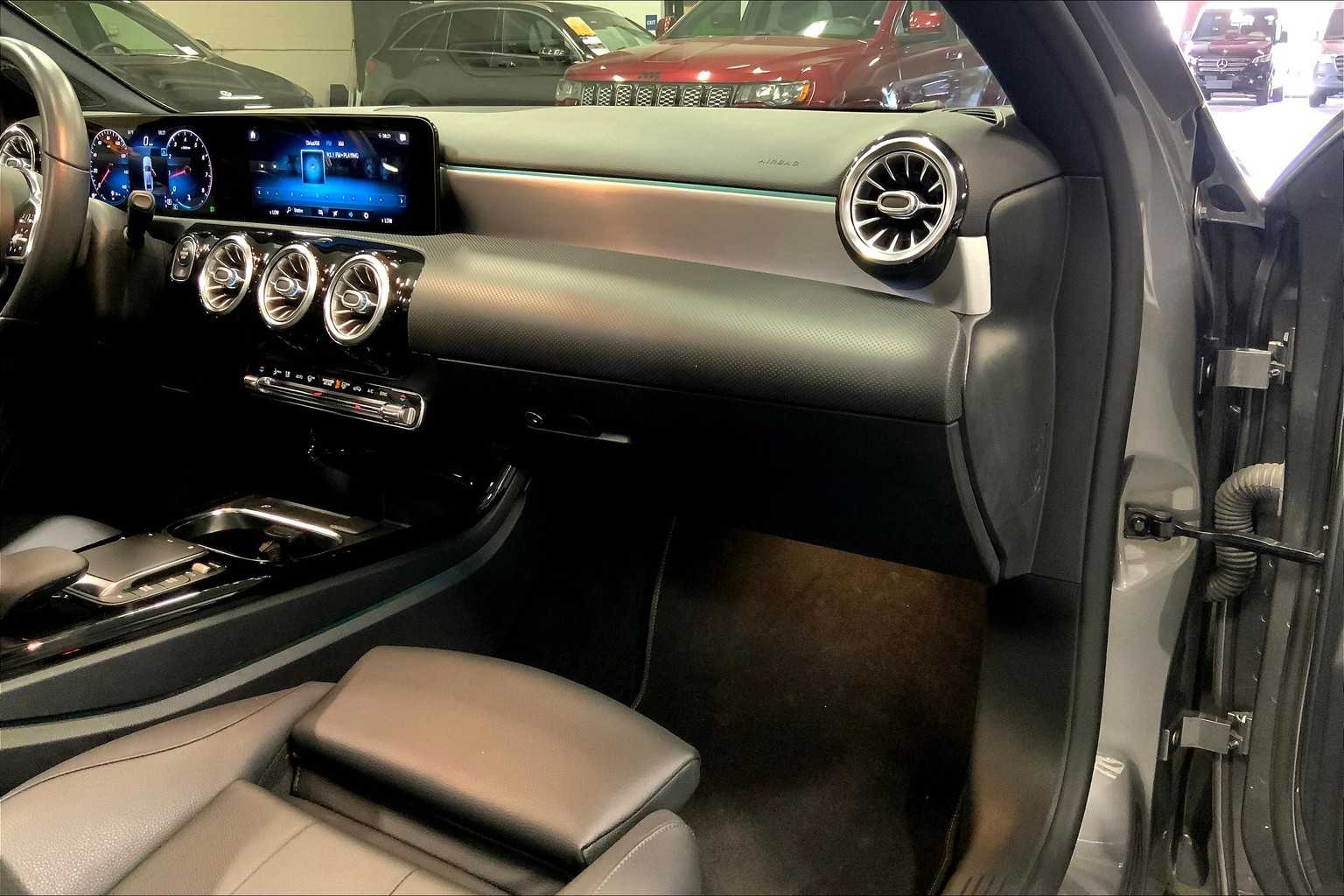 2021 Mercedes Benz A 220 photo 16